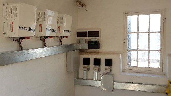 3_x_60a_mppt_charge_controller.jpg