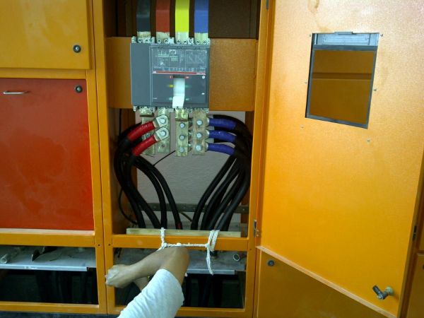 electrical_distribution_board_wiring.jpg