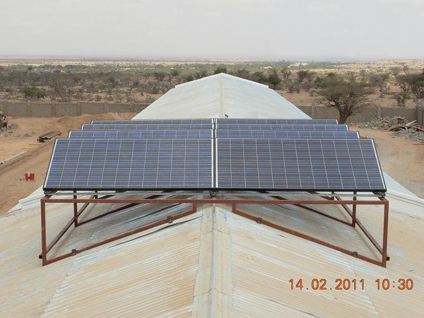 solar_panels_installed_on_ablution_facility_room.jpg
